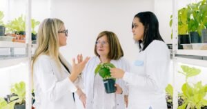 Las científicas argentinas brillan en el mundo, pero «el techo de cristal» sigue intacto