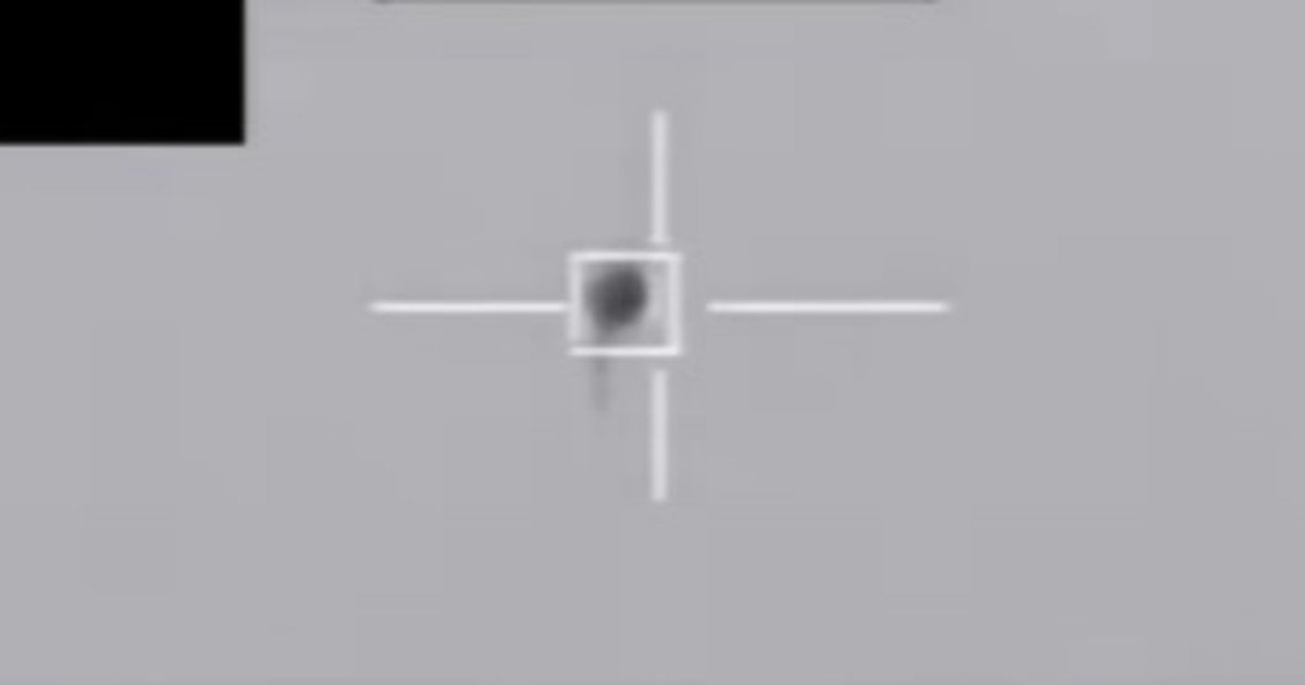 Un nuevo video del Pentágono muestra como un caza estadounidense derriba un OVNI