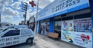 El caso de la esteticista que vio su sello en certificados truchos y destapó el escándalo de la clínica en La Matanza: robaron datos de 50 médicos
