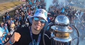 «Esto fue una película»: Lucas Zelarayán, el pibe de cuna celeste que volvió a Belgrano para ser campeón y cumplió el sueño de su vida