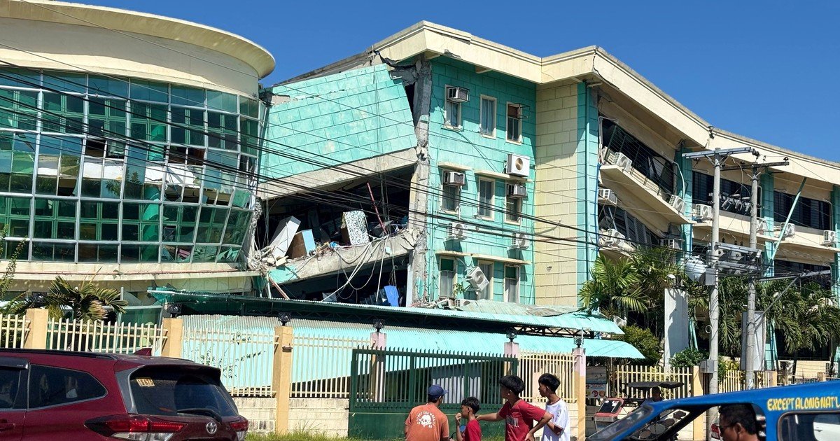 Al menos 14 muertos y edificios colapsados: así fue el potente terremoto que azotó a Filipinas