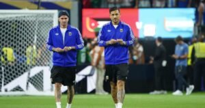 Rodrigo De Paul y Leandro Paredes, una sociedad compinche afuera de la cancha que pelea por su lugar en la Selección vs Cabo Verde