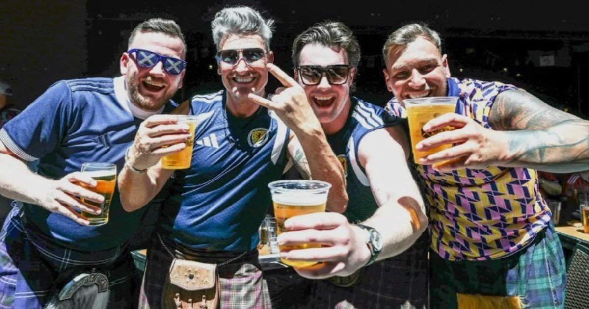 Los hinchas ingleses y escoceses están dejando sin cerveza los bares de EE.UU.