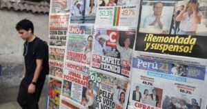 Elecciones en Perú: Sánchez sigue al frente en el escrutinio y comienza el conteo clave de los votos del exterior