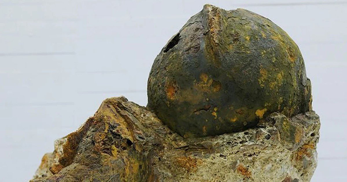 Creían que eran romanos, pero 43 cascos revelaron un enorme negocio de armas en la Edad Media