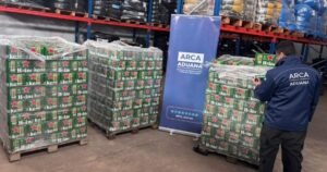 Contrabando millonario: secuestran más de 55 mil latas de cervezas importadas y botellas de whisky y licor en un operativo