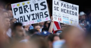 Argentina e Inglaterra, un partido de fútbol y un fenómeno cultural que todos quieren vivir y jugar