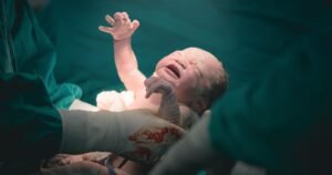 Estudiaron si la inyección epidural para un parto sin dolor causa daño neurológico en los bebés: los resultados