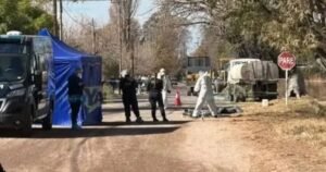 Murió un hombre de 89 años cuando caminaba junto a su bicicleta y lo aplastó un rodillo neumático: en la zona realizaban obras viales