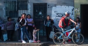La UBA advierte que casi el 50 por ciento de los jóvenes argentinos vive en condiciones de vulnerabilidad