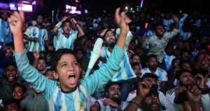 «El argentino nace donde quiere»: los extranjeros sin relación con el país que defienden la celeste y blanca