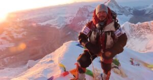 Desesperada búsqueda del alpinista récord Nirmal Purja, de 43 años, tras una avalancha en la expedición que lideraba en Pakistán: hallaron 4 cuerpos y continúa el operativo