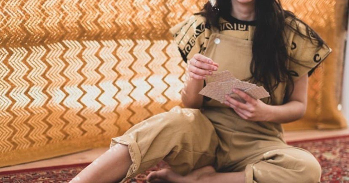 De Lanús a Londres: es argentina, estudia Psicología y construyó una carrera internacional leyendo el tarot