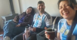 De una locutora encerrada en el baño a una foto en el freezer: las curiosas cábalas que se hacen por la Selección