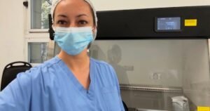 Una médica argentina aplica un nuevo método para anular el dolor articular: «Ver la cara de mis pacientes me fascina»