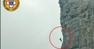 En un salvataje de película rescataron a un alpinista  que estuvo colgado en el vacío durante 12 horas