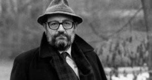 Umberto Eco, filósofo y semiólogo italiano: «Se puede ser un mentiroso independientemente de que se diga la verdad o no»