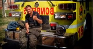 Dolor en Morón: un bombero murió tras sufrir una descompensación mientras intentaba abatir un incendio en una casa