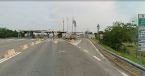 Recorrieron 100 kilómetros con su hijo muerto en el coche sin darse cuenta: «Pensábamos que estaba dormido»