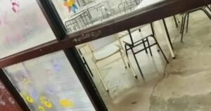 Padres denuncian a una escuela de La Plata: los alumnos se turnan para asistir a clases por falta de mantenimiento en las instalaciones