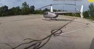 Un jubilado fue a hacer las compras en helicóptero para evitar el tráfico