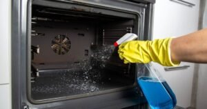 La ANMAT prohibió todos los productos de limpieza de una marca: cuál es y por qué no podrán venderse