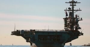 Confirmado: Estados Unidos envía un portaaviones a Oriente Medio tras reportes de problemas de salud mental entre las tropas del USS Abraham Lincoln