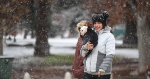 Hay alerta amarilla en Cuyo por nieve y lluvias, pero en el norte del país esperan temperaturas de hasta 30°