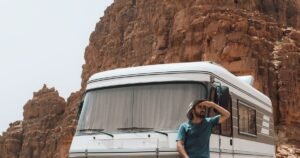 Vendió su casa por 112.000 euros para vivir en una autocaravana y teletrabajar; ahora asegura que ahorra hasta 400 euros al mes