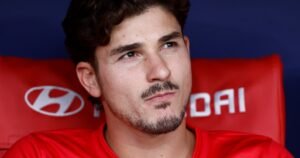 Sigue el calvario de Julián Alvarez en el Atlético de Madrid: faltó a la práctica «por una indisposición» y reapareció el Arsenal