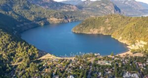 Conmoción en San Martín de los Andes: una mujer murió luego de bañarse en las heladas aguas del Lago Lácar
