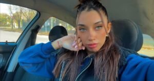 «Me subo al auto vestida como si fuera a una fiesta»: la chofer de aplicación que sorprende con su look