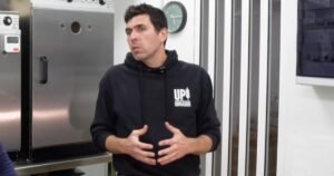 Daniel, de ingeniero a panadero: «Empecé con un horno pequeño y ahora facturo 3000 euros al mes desde un garaje»