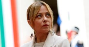 Giorgia Meloni anunció que limitará la cantidad de alumnos extranjeros por aula y prohibirá el uso del burka y el hiyab en los colegios