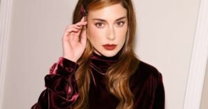 Blanca Suárez, actriz, revela el truco para conseguir unas pestañas perfectas: “Mi mejor truco de maquillaje es cepillar así las pestañas entre capa y capa de máscara”