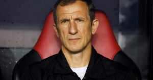 Arruabarrena reveló que Velasco se lesionó y dio su particular consejo para cuidar a la joya de Boca: “Voy a seguir rompiéndole las pelotas a los representantes”