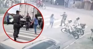 Violencia extrema en Brasil: una mujer amenazó con un cuchillo a un policía en plena calle y fue abatida de un tiro