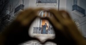 En el Día de la Lealtad, Cristina Kirchner hizo sacar un comunicado al PJ en el que la compara con Perón y cuestiona el régimen de visitas: «Ni siquiera se aplica a los narcotraficantes»
