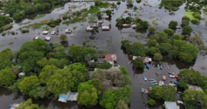 Inundaciones en Chaco: el drama de los que perdieron todo por la crecida del Paraná y viven al costado de la ruta