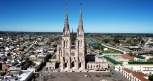 Luján, en vilo por la visita del Papa León XIV: las reservas no caen pero los comerciantes están preocupados