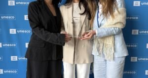 Ganaron un importante concurso en Francia y armaron una ONG para que vendan las tejedoras del Norte