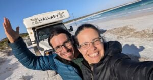 Marta y Sergi se conocieron en la cárcel de Andorra y 20 años después viven viajando por el mundo en una camper: «Queríamos trabajar y viajar a la vez»