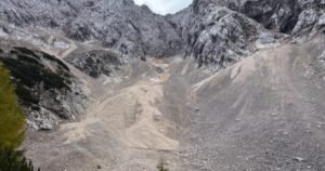 Desaparece uno de los dos glaciares de Eslovenia y el otro apenas resiste
