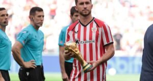 Aymeric Laporte, a los 32 años: «Nací en Agen, viví allí hasta los 15 años y me mudé a Bilbao»