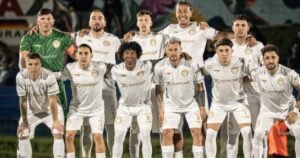 Del videojuego a la realidad: el club de Uruguay que quiere revolucionar el fútbol con una app donde los hinchas eligen la táctica, los titulares y los refuerzos