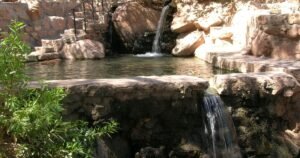 Alerta en Catamarca: cerraron las Termas de Fiambalá por la muerte de un chico a causa de la ameba «comecerebros»